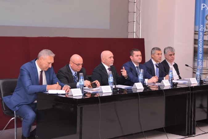 Обществено обсъждане