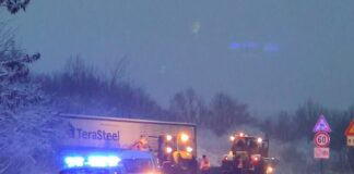 Аварирал камион край Дренци