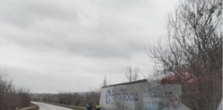 Аварирал тежкотоварен автомобил