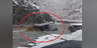 Падналият багер