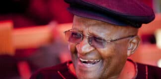 Дезмънд Туту.