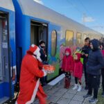 Дядо Коледа във влак