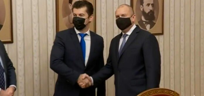 Кирил Петков и Румен Радев