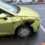 Лек автомобил, ударен