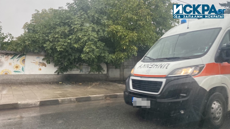 Възрастна жена е била блъсната от лек автомобил в Разград