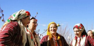 Народни певици