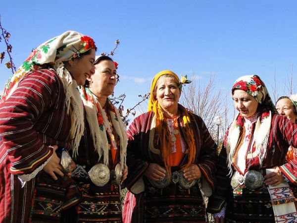 Народни певици