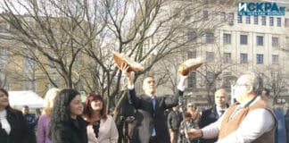 Освещаване на празничната трапеза и курбана