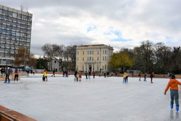 Ледена пързалка