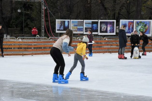 Ледена пързалка