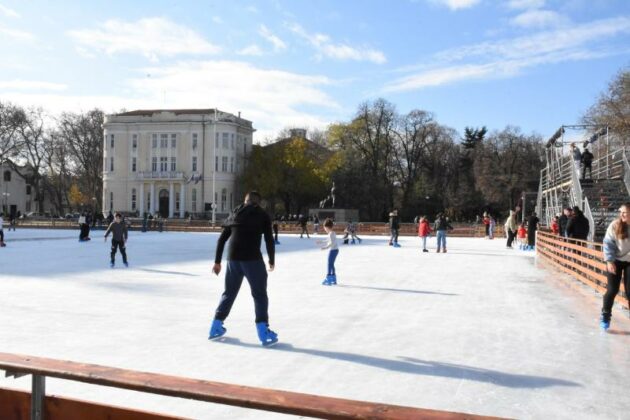 Ледена пързалка