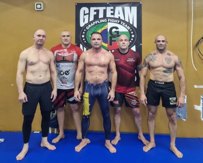 Пламен Петров и другите ветерани, всички над 45, от "GFTeam"-Бургас