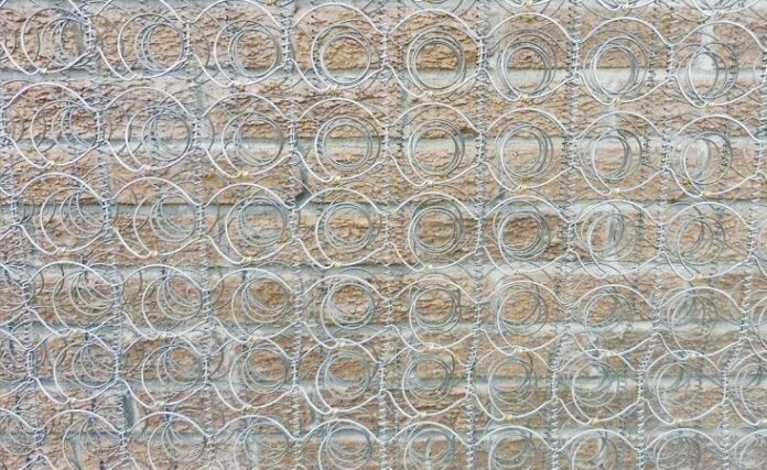 Пружина за легло