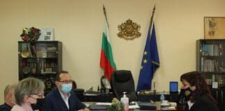 Среща между директори на лечебни заведения и министър Асена Сербезова