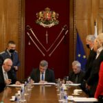 Стефан Янев подписва колективния трудов договор