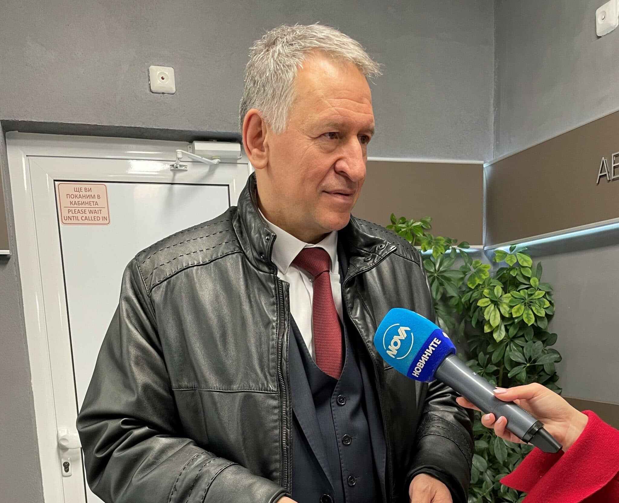 Бившият здравен министър Стойчо Кацаров е осъден да плати 50