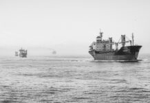 Товарен кораб