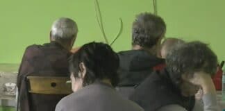 Център за бездомни хора