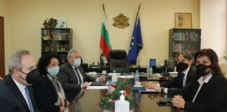 Работна среща как да бъдат върнати студентите във ВУЗ-овете