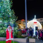 Запалиха светлините на коледната елха в Ямбол