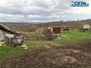 Постройки в спорния имот