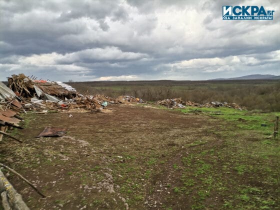 Постройки в спорния имот