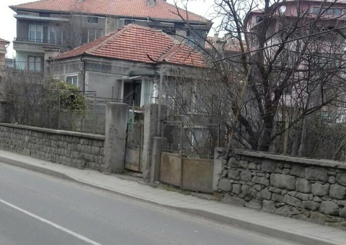 Тротоари в Айтос