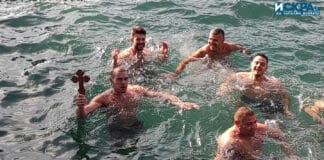 Спасяване на кръста в Бургас