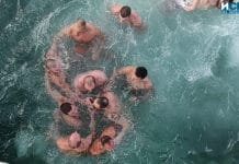 Спасяване на кръста в Бургас