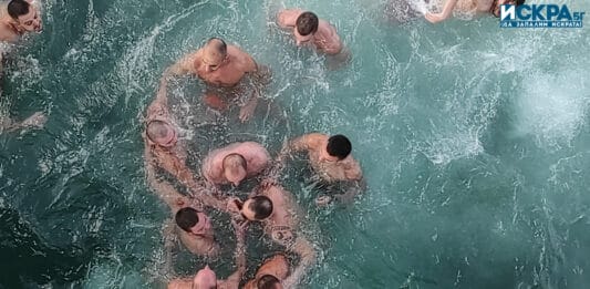 Спасяване на кръста в Бургас