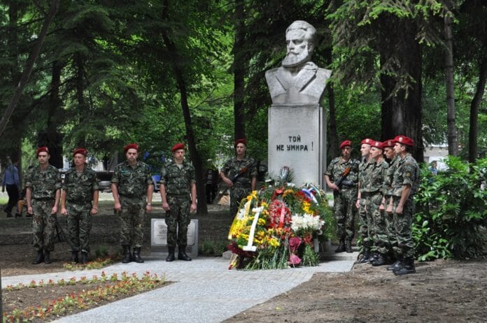 Паметник на Христо Ботев в Пловдив