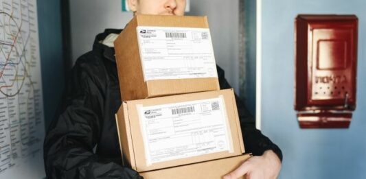 Куриер, доставка, кашон