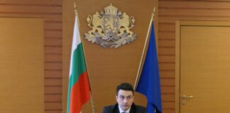 Момчил Неков