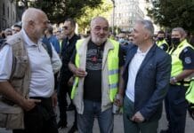 От дясно наляво: Николай Хаджигенов, Арман Бабикян и проф. Велислав Минеков