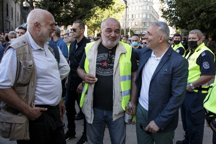 От дясно наляво: Николай Хаджигенов, Арман Бабикян и проф. Велислав Минеков