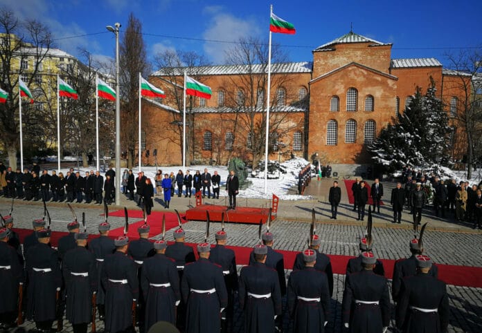 Президентът Румен Радев и вицепрезидентът Илияна Йотова встъпват в длъжност