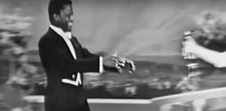 Сидни Поатие получава "Оскар"