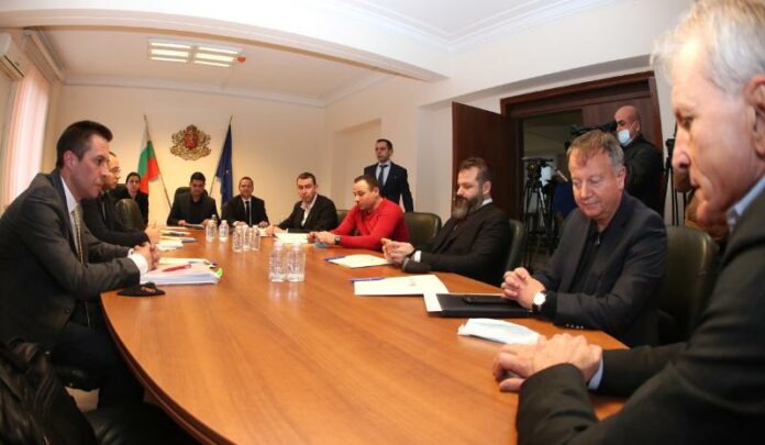 Среща в спортното министерство