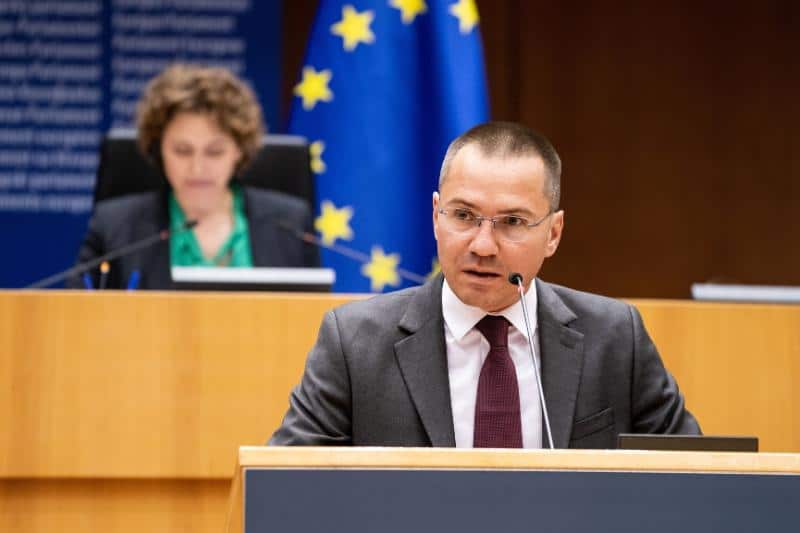 Българският представител в Европейския парламент Ангел Джамбазки изпрати въпроси до