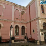 Рушаща се фасада. Снимка: Искра.бг