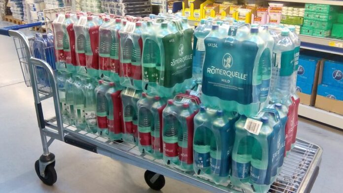 Бутилки с минерална вода