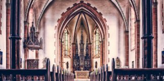 Католически храм