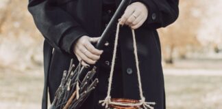 Магьосница, знахарка