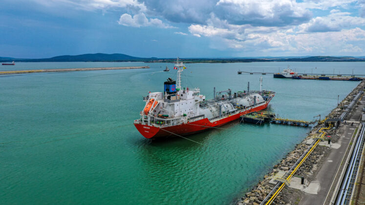 Пристанище Бургас