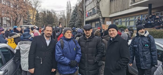 Представители на партия "Domovinski pokret" по време на протеста в Загреб