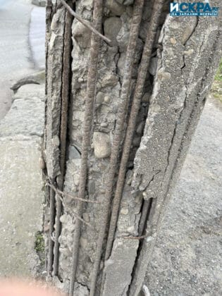 Рушащи се стълбове