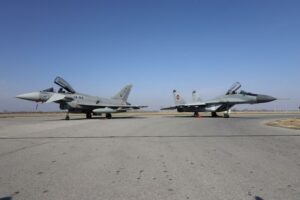 Военни самолети