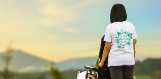 Социален работник, асистент, възрастен човек