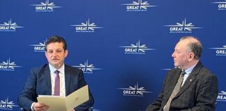 Стефан Аспарухов (вляво) и Тим Буйсере (вдясно)