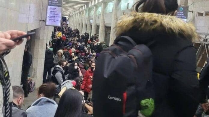 Граждани в метро